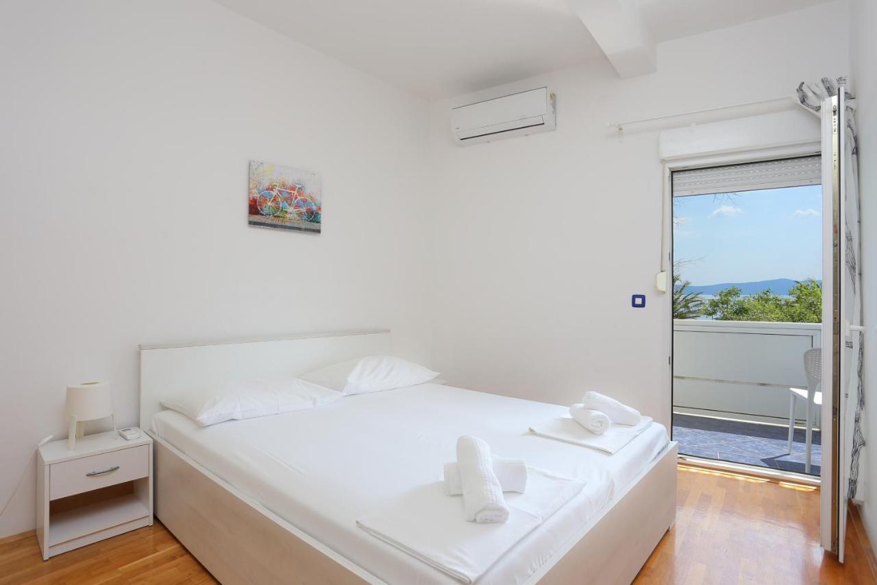Apartments By The Sea Podgora, Makarska - 18918 Exterior foto